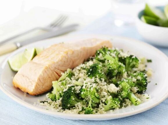 Peixe com brócolis